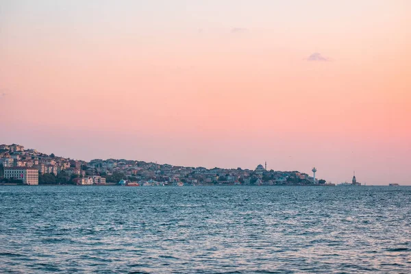 Eine Schöne Aufnahme Des Sonnenuntergangs Über Istanbul Türkei — Stockfoto