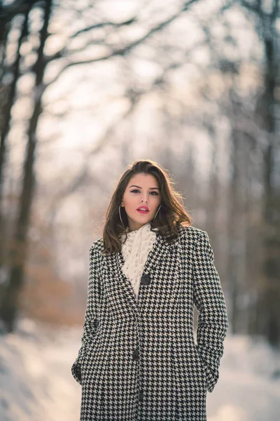 Young Brunette Girl Stylish Winter Outfit Posing Her Hands Pockets — Stock Photo, Image