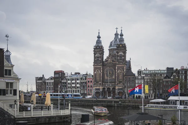 Amsterdam Países Bajos Marzo 2019 Paisaje Urbano Catedral Ámsterdam Día —  Fotos de Stock