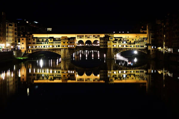Florencia Italia Feb 2016 Puente Ponte Vecchio Florencia Italia Cruzando — Foto de Stock