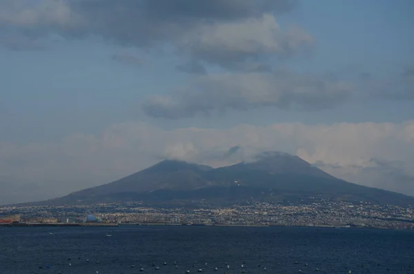 Una Vista Impresionante Del Golfo Nápoles Monte Vesubio Durante Amanecer — Foto de Stock