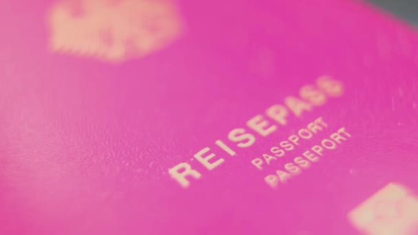 여권의 여러분은 독일어 Reisepass 수있습니다 그리고 문서에 번역도 수있습니다 — 비디오