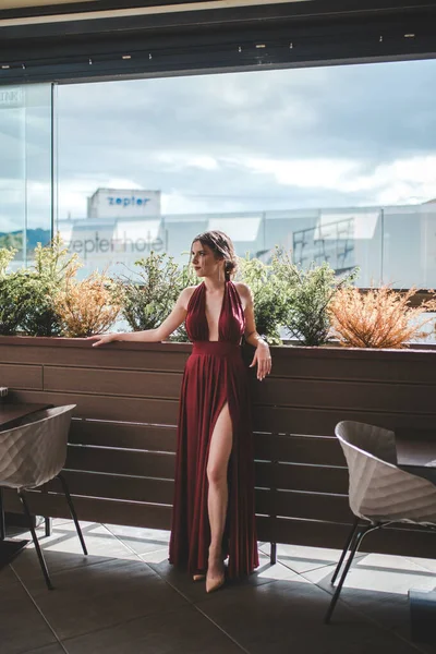 Brcko Bosnia Herzegovina May 2019 Shot Caucasian Smiling Woman Red — Stock Photo, Image