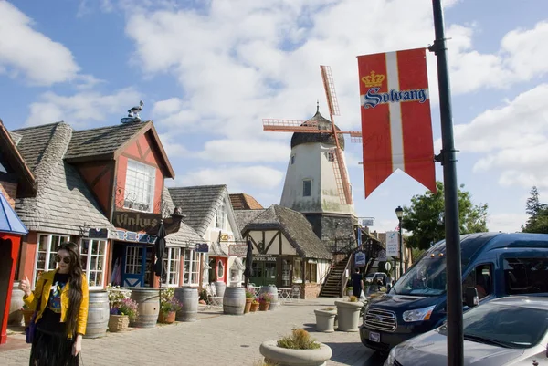 Solvang Estados Unidos Junio 2016 Calle Principal Solvang Famoso Pueblo —  Fotos de Stock