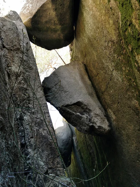 Tiro Vertical Rochas Grevens Vinkjeller Roligheten Larvik Noruega — Fotografia de Stock