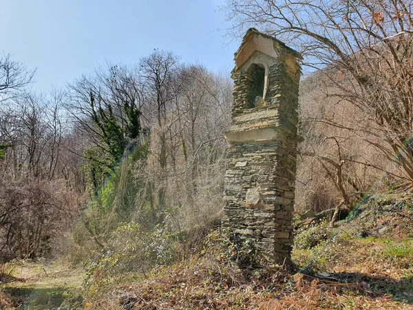 Una Antigua Torre Monumento Ruinas Boschi Alpicella Parco Del Monte —  Fotos de Stock