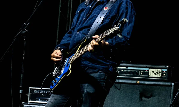 Guitarrista Tocando Guitarra Eléctrica —  Fotos de Stock