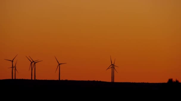 Turbina Eólica Puesta Del Sol — Vídeo de stock