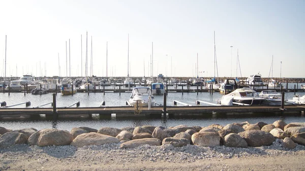 Парковка Рыбацкой Лодки Деревянном Пирсе — стоковое фото