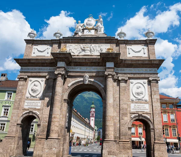 Innsbruck Ausztria Július 2020 Diadalív Egyik Legismertebb Látnivaló Osztrák Város — Stock Fotó