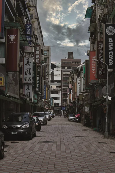 Taipei Tajwan Lipca 2019 Ulica Tajpej Tajwan Całkiem Droga Zaparkowanych — Zdjęcie stockowe