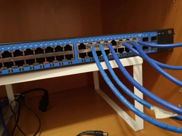 Een Selectieve Scherpstelopname Van Een Switch Router — Stockfoto