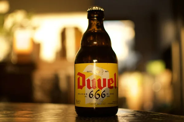 Botella Una Nueva Cerveza Belga Llamada Duvel Bar Club —  Fotos de Stock