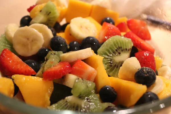 Nahaufnahme Eines Köstlichen Obstsalats — Stockfoto