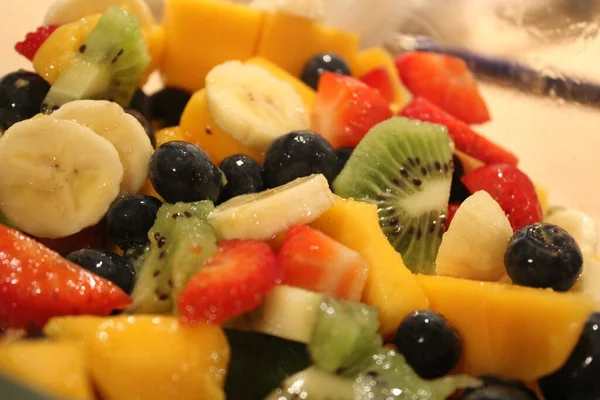 Een Close Shot Van Een Gemengde Fruitsalade — Stockfoto