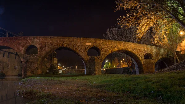 Une Vue Panoramique Pont Sur Une Rivière Barcelone Espagne Nuit — Photo