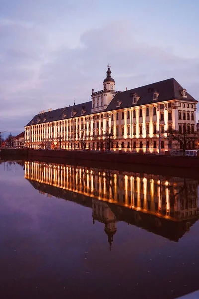 Uniwersytet Wrocławiu Obraz Odbija Się Jeziorze Wygląda Jak Gwiazdy — Zdjęcie stockowe