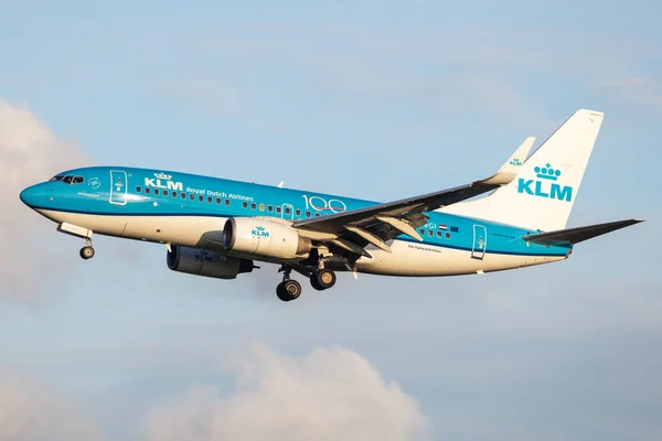 Amsterdam Niderlandy Września 2020 Klm Klm Zbliża Się Lotniska Amsterdam — Zdjęcie stockowe