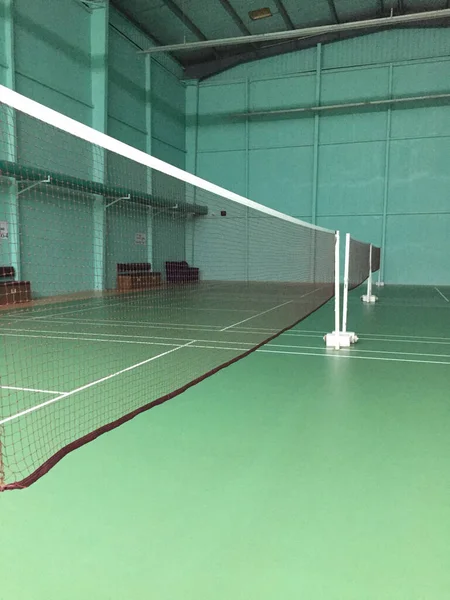 Tiro Vertical Uma Quadra Badminton Interior Vazia — Fotografia de Stock