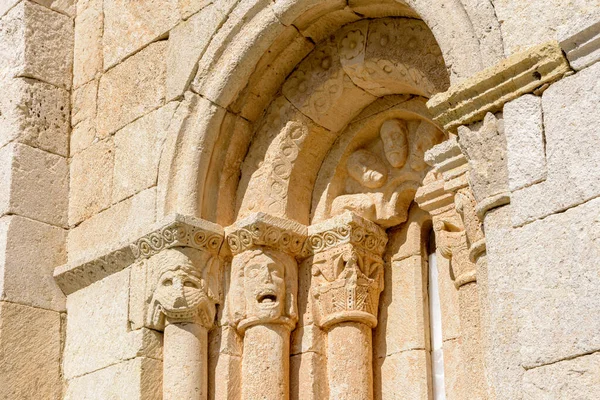 Vue Angle Bas Des Colonnes Ermitage Roman San Pantaleon Burgos — Photo