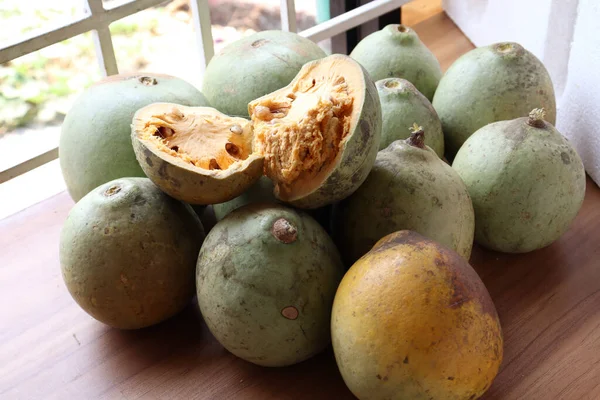 Algunas Manzanas Maduros Cosechadas Color Verde — Foto de Stock