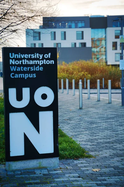 stock image NORTHAMPTON, UNITED KINGDOM - Feb 12, 2016: UoN - University of Northampton - board. Daytime/outside, footpath