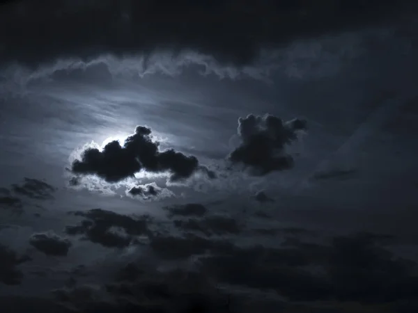 Ciel Dramatique Avec Lumière Soleil Nuages Sombres — Photo