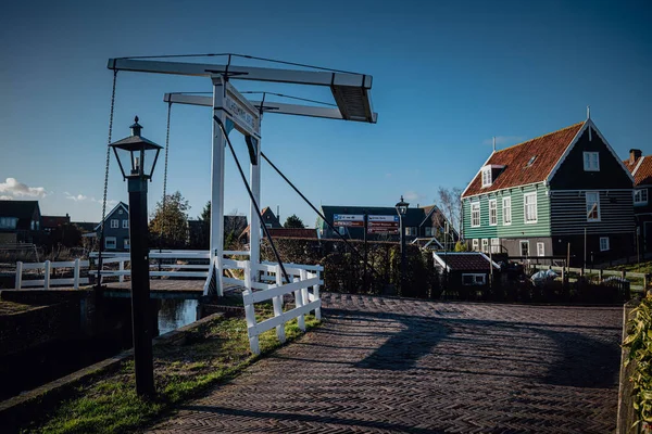 Vacker Utsikt Över Tom Gata Med Traditionella Hus Marche — Stockfoto