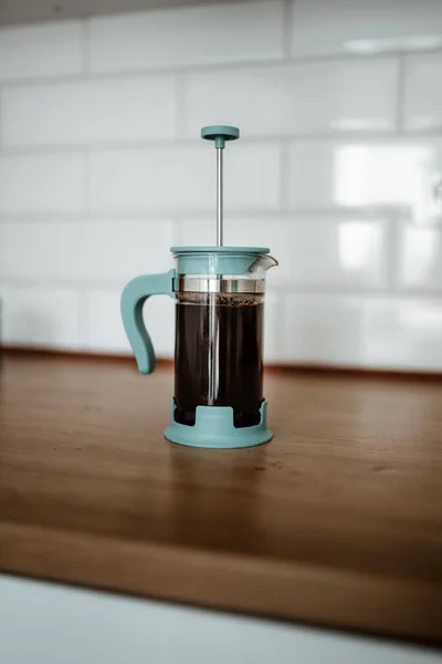 Vertical Shot Freshly Brewed Coffee Coffee Press Cup — Stock Photo, Image