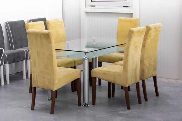 Moderno Interior Sala Estar Projetado Com Cadeiras Amarelas Uma Mesa — Fotografia de Stock