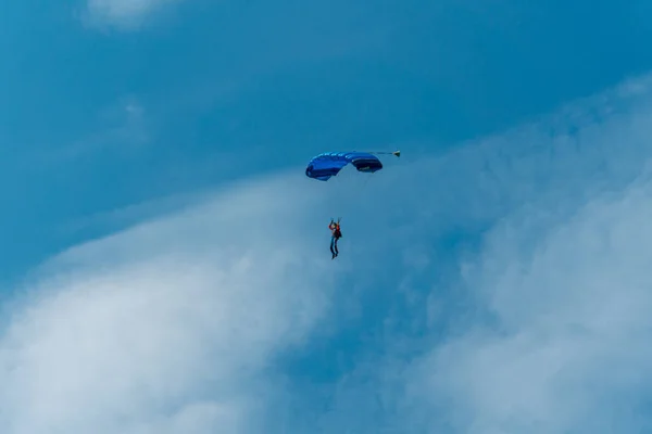 Kecskemet Hongrie Juin 2020 Plan Lointain Homme Parachutiste — Photo