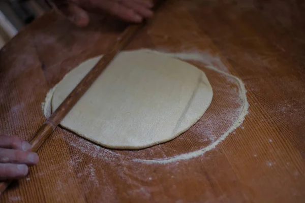 Torta Espinafre Grego Com Queijo Feta Preparação Torta Espinafre Aldeia — Fotografia de Stock