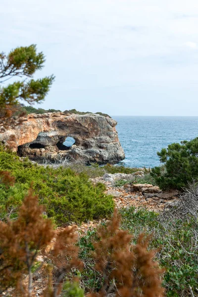 Milestone Cala Sanau Mayorka Balearic Adaları Ndaki Deniz Uçurumun Dikey — Stok fotoğraf