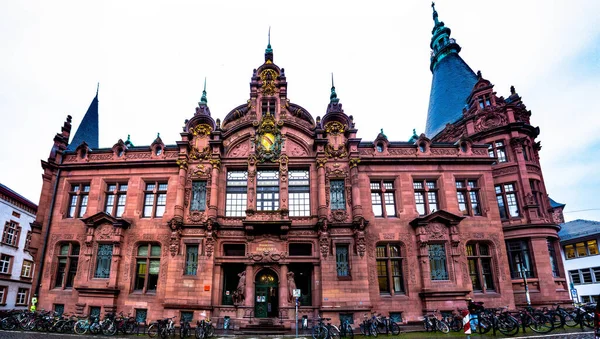 Eine Flache Aufnahme Des Altbaus Der Universität Heidelberg Deutschland — Stockfoto