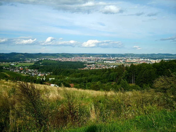 Eine Schöne Landschaft Auf Dem Land Vor Blauem Himmel — Stockfoto