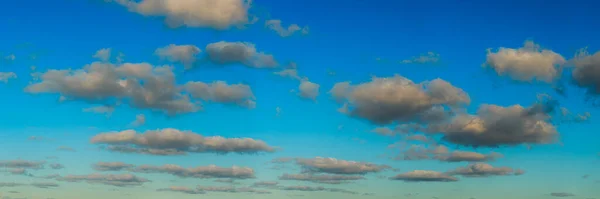 Ein Panoramabild Einer Düsteren Wolkenlandschaft Himmel — Stockfoto