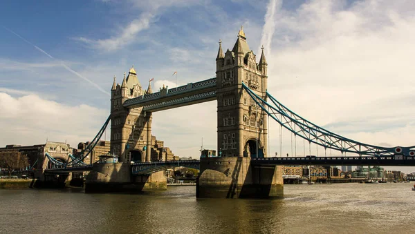 Uma Vista Panorâmica Famosa Tower Bridge Sobre Rio Tâmisa Londres — Fotografia de Stock