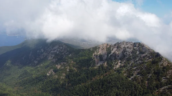 Знімок Гір Під Хмарним Небом Національному Парку Тусканського Архіпелагу Італія — стокове фото