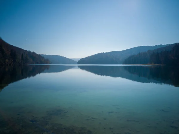 Uma Vista Tranquila Lago Plitvice Parque Nacional Croácia Perfeito Para — Fotografia de Stock