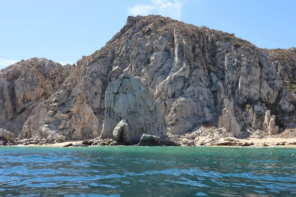 カボス ルーカス メキシコの頑丈な岩だらけの海辺の風景の美しい景色 — ストック写真