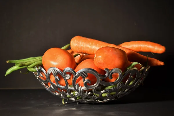 Closeup Shot Bowl Fresh Vegetables Black Background — Stock Photo, Image