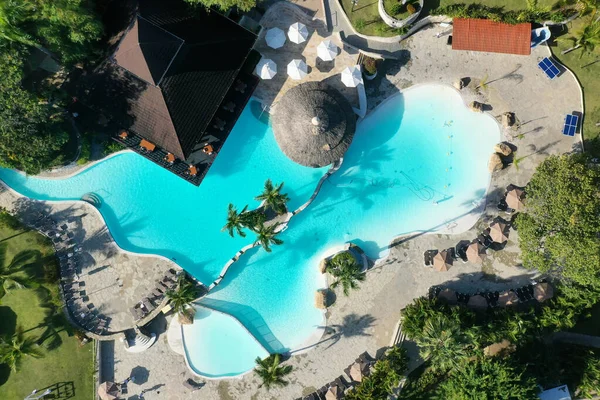 Aerial Shot Pool Resort Area Surrounded Greenery Sunlight — Stock Photo, Image