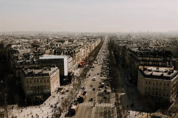 Les Rues Paris Avec Vieux Bâtiments Aux Toits Bleus Autour — Photo