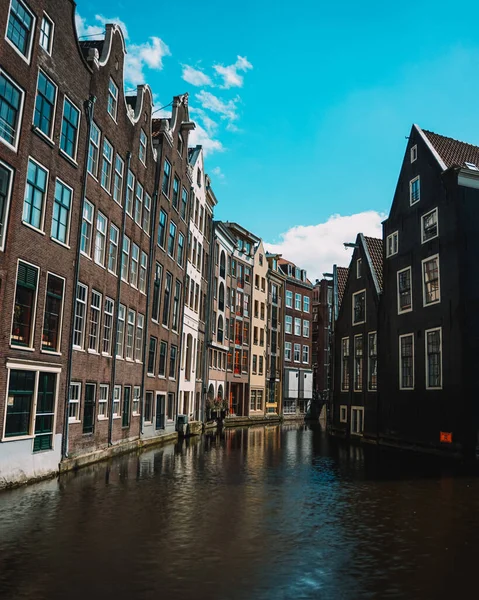 Primer Plano Las Hermosas Casas Del Canal Ámsterdam Holanda — Foto de Stock