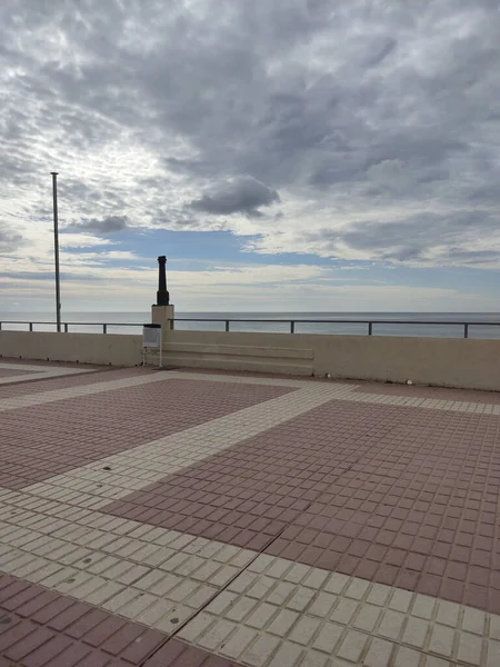 Pavimento Contra Céu Nublado — Fotografia de Stock