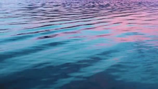 Vodní Hladina Modrými Mořskými Vlnami — Stock video