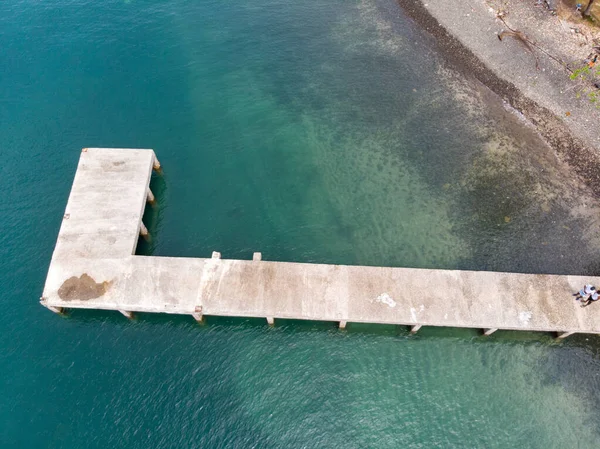 Vue Aérienne Pont Dans Les Eaux Mer Bleues Plage Déserte — Photo