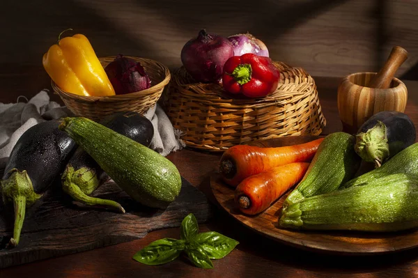 Eine Nahaufnahme Von Frischem Gemüse Auf Rustikalem Hintergrund — Stockfoto