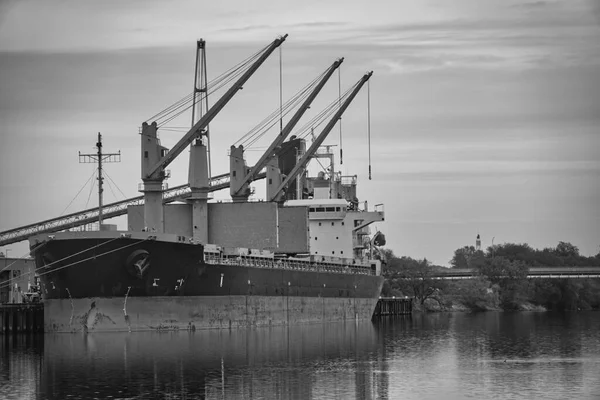 Сірий Каскад Промислового Корабля — стокове фото
