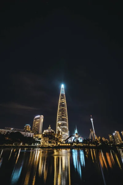 Вечір Біля Всесвітньої Вежі Лотте Сеулі Південна Корея Світло Відбивається — стокове фото